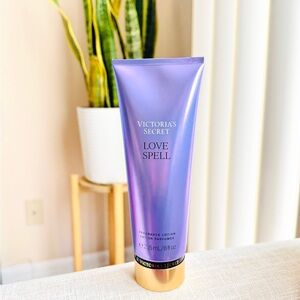 Victoria's Secret Love Spell Fragrance Lotion
